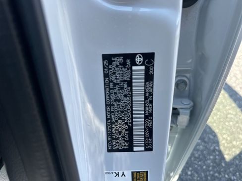 Used 2025 Toyota Prius XLE image 32