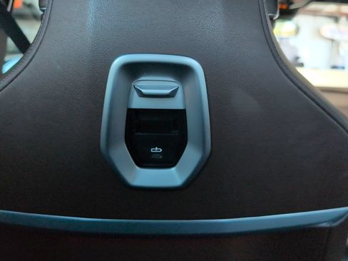 Used 2023 BMW 740i RWD image 17
