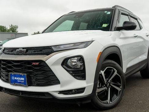 Used 2022 Chevrolet TrailBlazer RS w/ Technology Package AWD/4WD image 1
