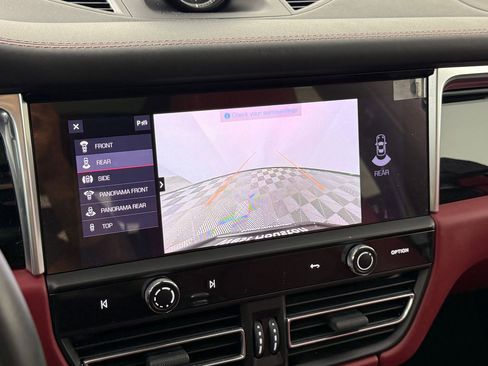 Used 2022 Porsche Macan S image 30