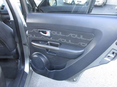 Used 2013 Kia Soul + w/ Audio Pkg FWD image 35