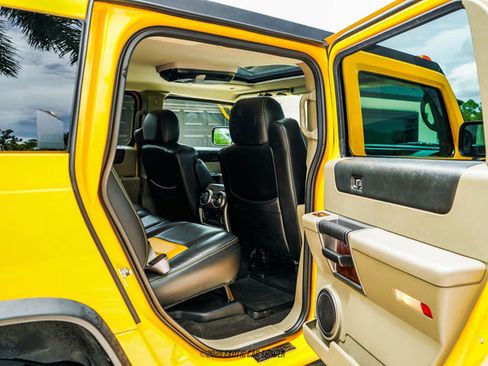 Used 2003 HUMMER H2 w/ Preferred Equipment Group image 67