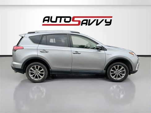 Used 2018 Toyota RAV4 Limited image 8
