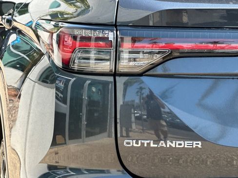 New 2025 Mitsubishi Outlander SEL image 26