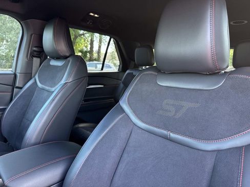 Used 2025 Ford Explorer ST RWD image 27