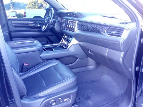 Used 2021 GMC Yukon Denali w/ Denali Ultimate Package image 13