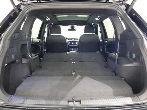 Used 2024 Volkswagen Tiguan SE R-Line image 33