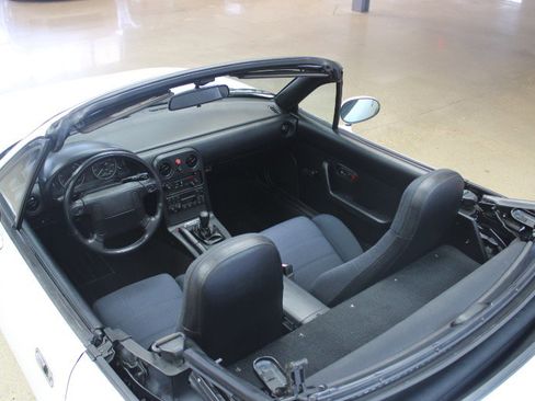 Used 1990 MAZDA MX-5 Miata image 40
