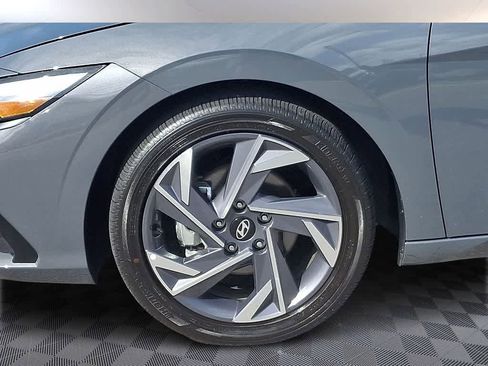 Used 2025 Hyundai Elantra SEL image 8