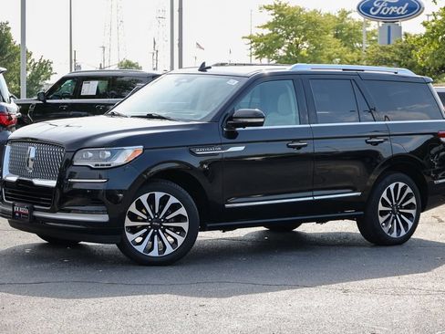 Certified 2022 Lincoln Navigator Reserve AWD/4WD image 18