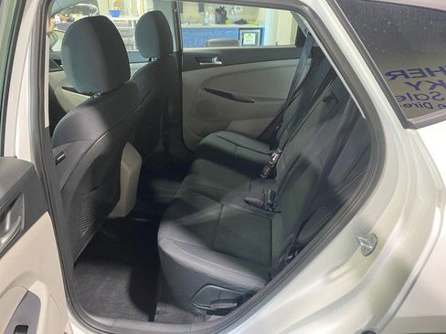 Used 2019 Hyundai Tucson SE AWD/4WD image 10