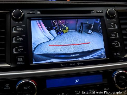 Used 2018 Toyota Highlander Limited image 20