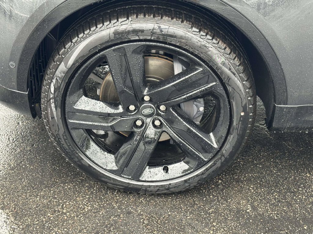 New 2026 Land Rover Discovery Limited Edition AWD/4WD image 8