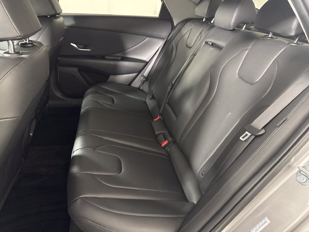 Certified 2025 Hyundai Elantra Limited FWD image 15