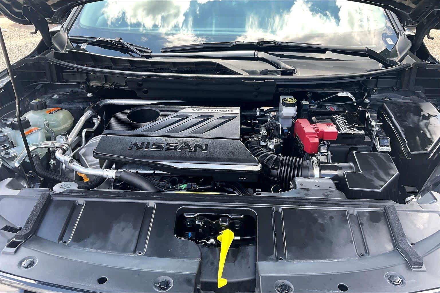 Used 2025 Nissan Rogue SV FWD image 31