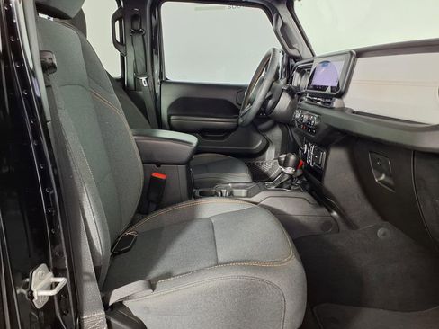 Used 2024 Jeep Gladiator Sport AWD/4WD image 13