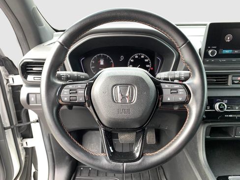 Used 2023 Honda Pilot Sport image 15