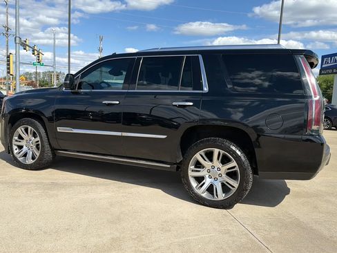 Used 2016 Cadillac Escalade Premium AWD/4WD image 11