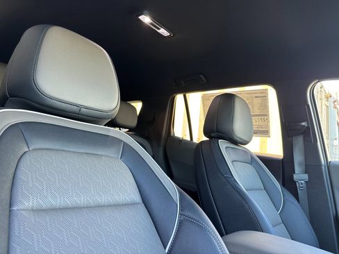 New 2026 Chevrolet Equinox LT w/ Convenience Package II image 18