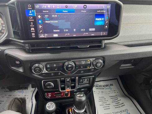 Used 2025 Jeep Wrangler Unlimited Sport AWD/4WD image 21