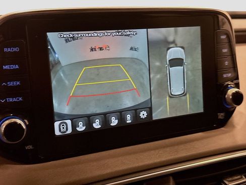 Used 2020 Hyundai Santa Fe Limited image 17