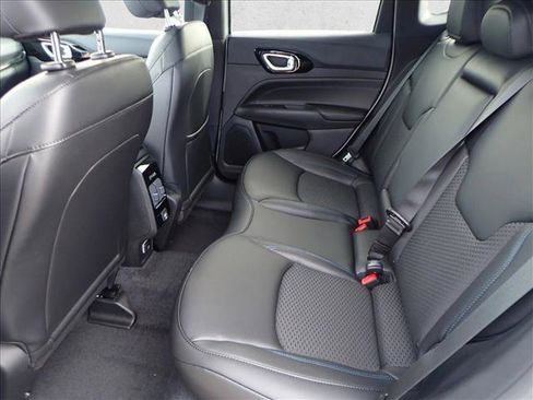 New 2026 Jeep Compass Latitude image 9