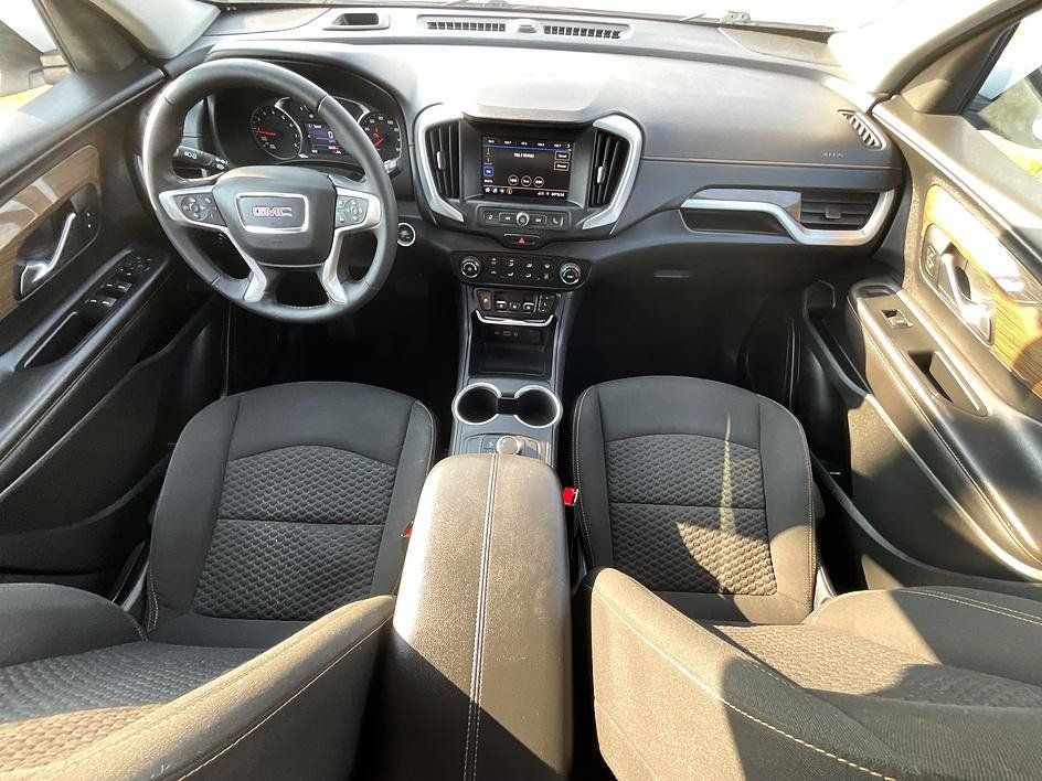 Used 2021 GMC Terrain SLE FWD image 3