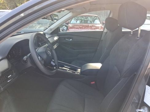 Used 2025 Honda Accord SE image 4