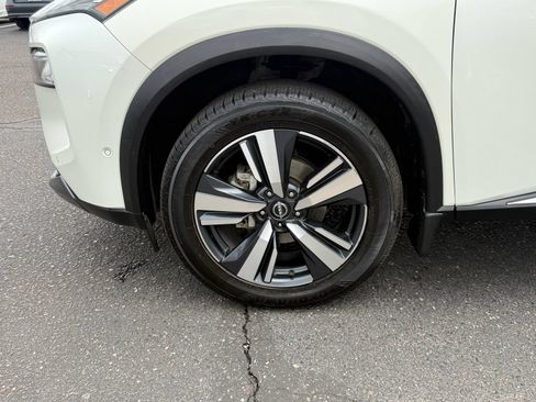 Used 2023 Nissan Rogue SL w/ SL Premium Package FWD image 11