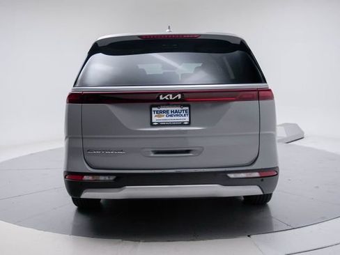 Used 2022 Kia Carnival EX FWD image 5