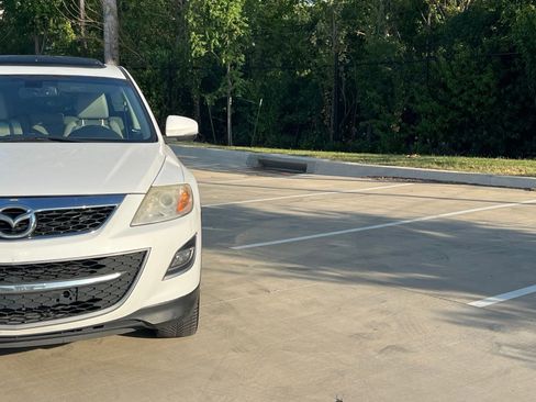 Used 2012 MAZDA CX-9 Grand Touring w/ Moonroof & Bose Audio Pkg FWD image 3