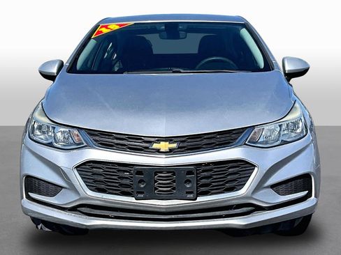 Used 2018 Chevrolet Cruze LS image 3