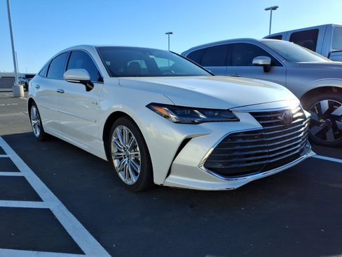 Used 2021 Toyota Avalon Limited w/ Advanced Safety Package FWD image 1