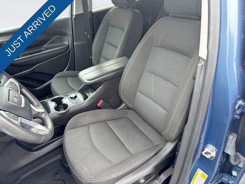 Used 2024 GMC Terrain SLE w/ Driver Convenience Package image 11