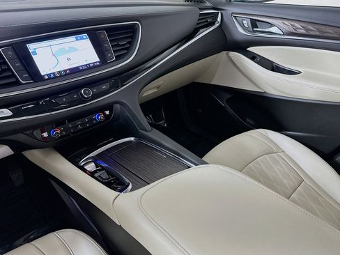 Used 2024 Buick Enclave Avenir w/ Avenir Technology Package image 24