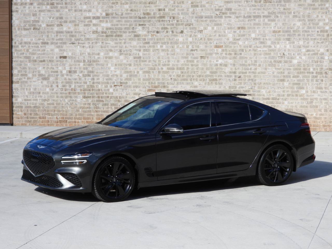Used 2023 Genesis G70 2.0T w/ Sport Prestige Package RWD image 32