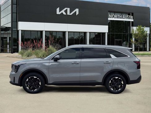 Certified 2024 Kia Sorento S w/ Panoramic Sunroof Package AWD/4WD image 5