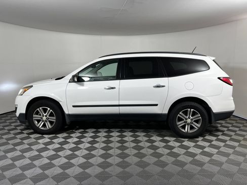 Used 2017 Chevrolet Traverse LS FWD image 8