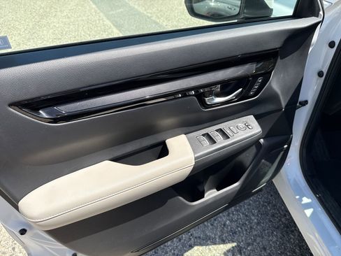 Used 2023 Honda CR-V EX-L image 10