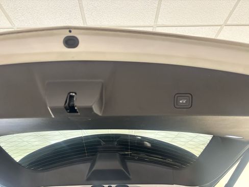 Used 2024 Cadillac XT6 Premium Luxury w/ Technology Package image 15