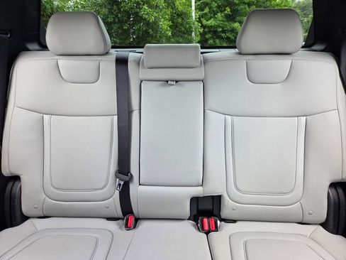 Used 2025 Hyundai Santa Cruz SEL FWD image 12
