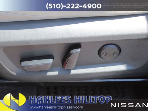 Used 2023 Nissan Rogue SL w/ SL Premium Package image 23