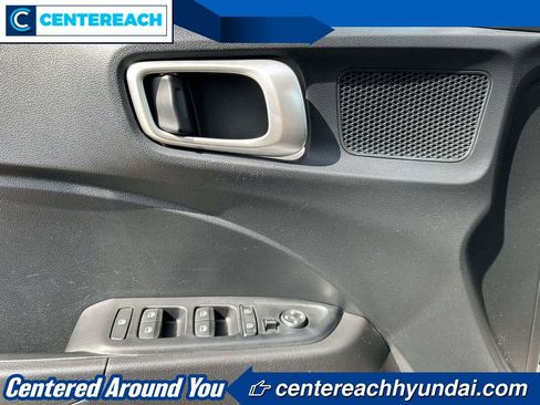 Used 2023 Hyundai Venue SEL w/ Cargo Package image 15