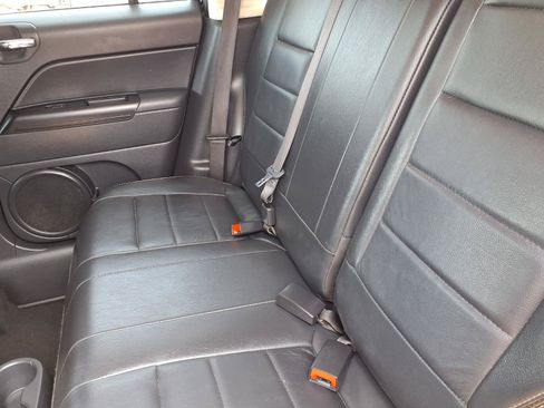 Used 2017 Jeep Patriot High Altitude FWD image 7