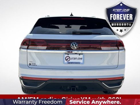 Used 2025 Volkswagen Atlas Cross Sport SE FWD image 6