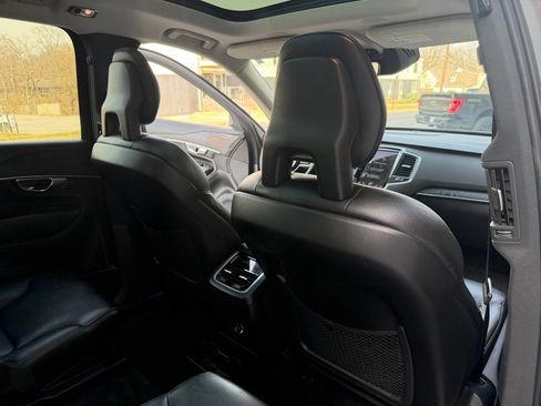 Used 2020 Volvo XC90 T6 Momentum w/ Protection Package Premier image 22