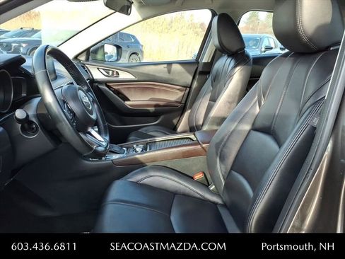 Used 2018 MAZDA MAZDA3 Touring image 5