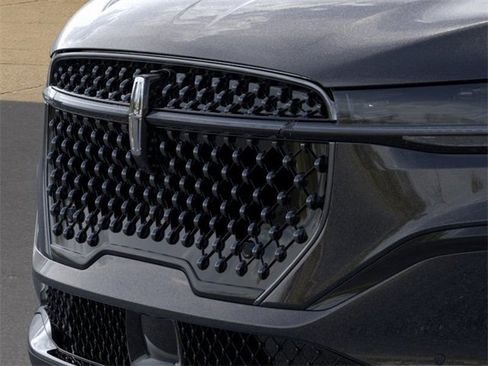 New 2025 Lincoln Nautilus Premier w/ Jet Appearance Package image 17