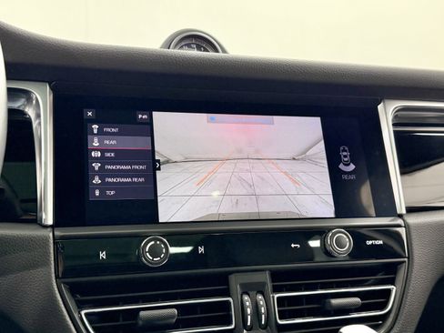 Certified 2024 Porsche Macan image 44