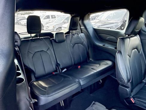 Used 2026 Chrysler Pacifica Select image 31